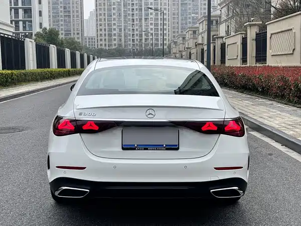 Mercedes-Benz E-Class 2024