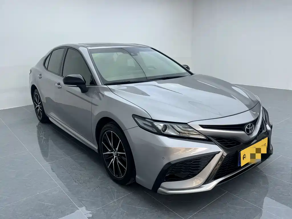 Toyota Camry 2022 — фото 3