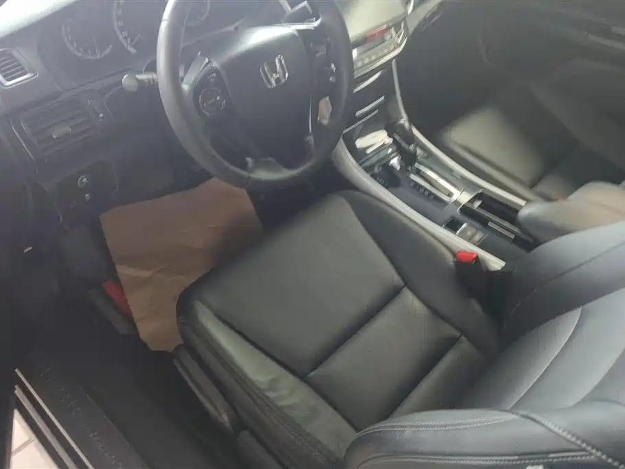 Honda Accord 2017 — фото 9