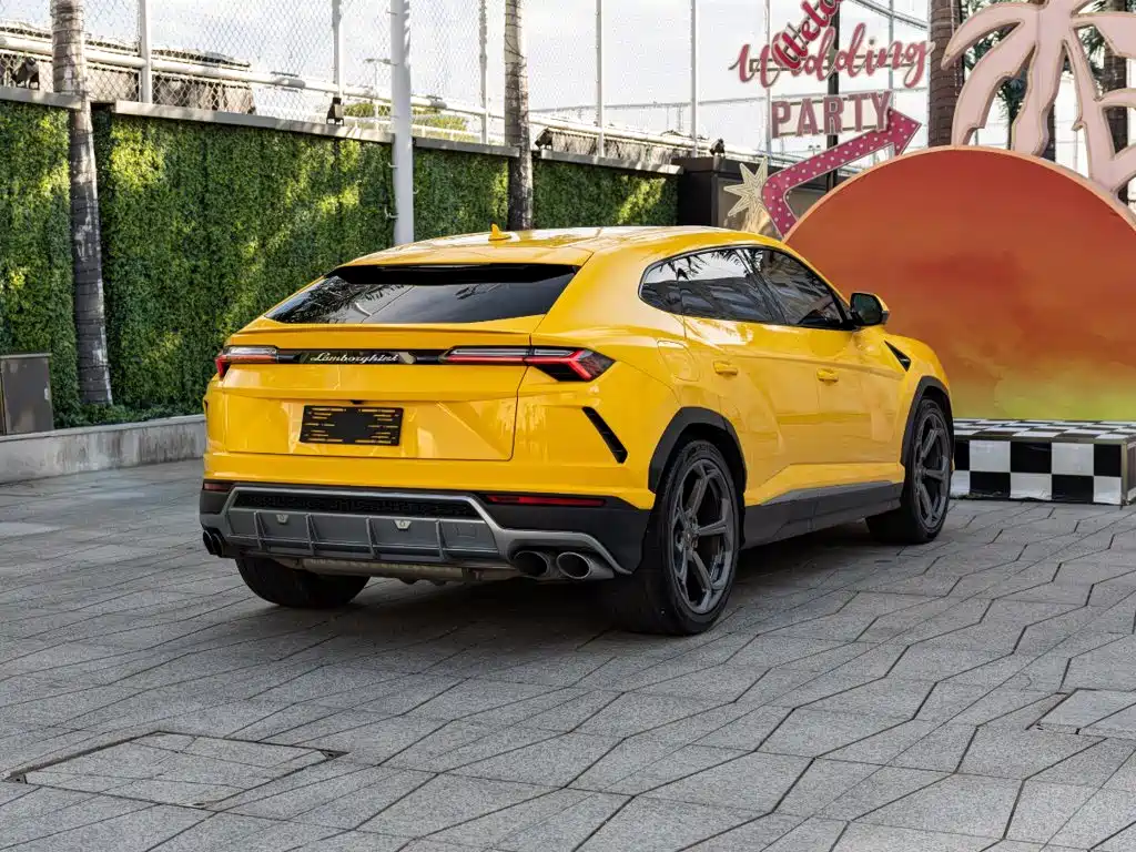 Lamborghini Urus 2023 — фото 4