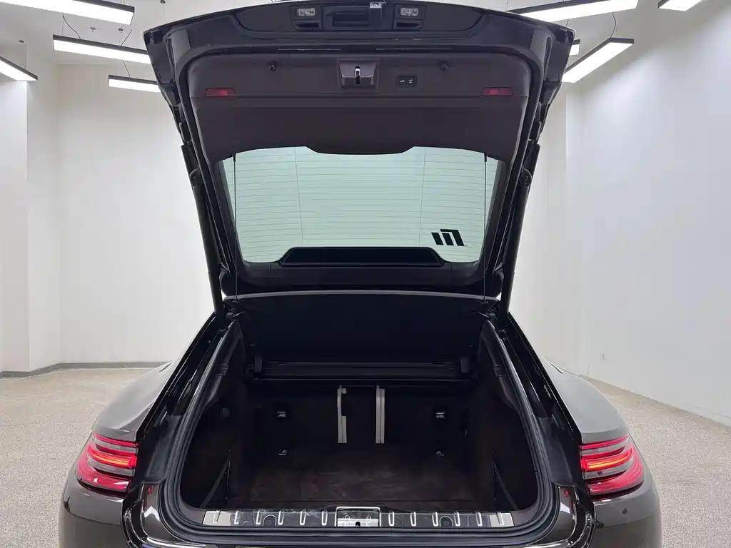 Porsche Panamera 2019 — фото 33