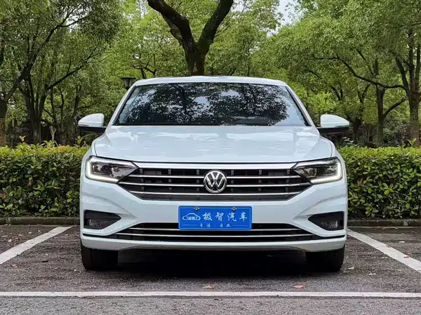 Volkswagen Sagitar 2022