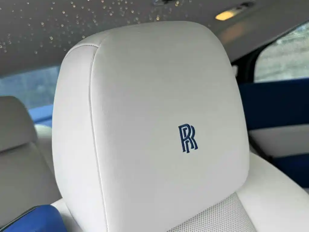 Rolls-Royce Phantom 2018 — фото 8