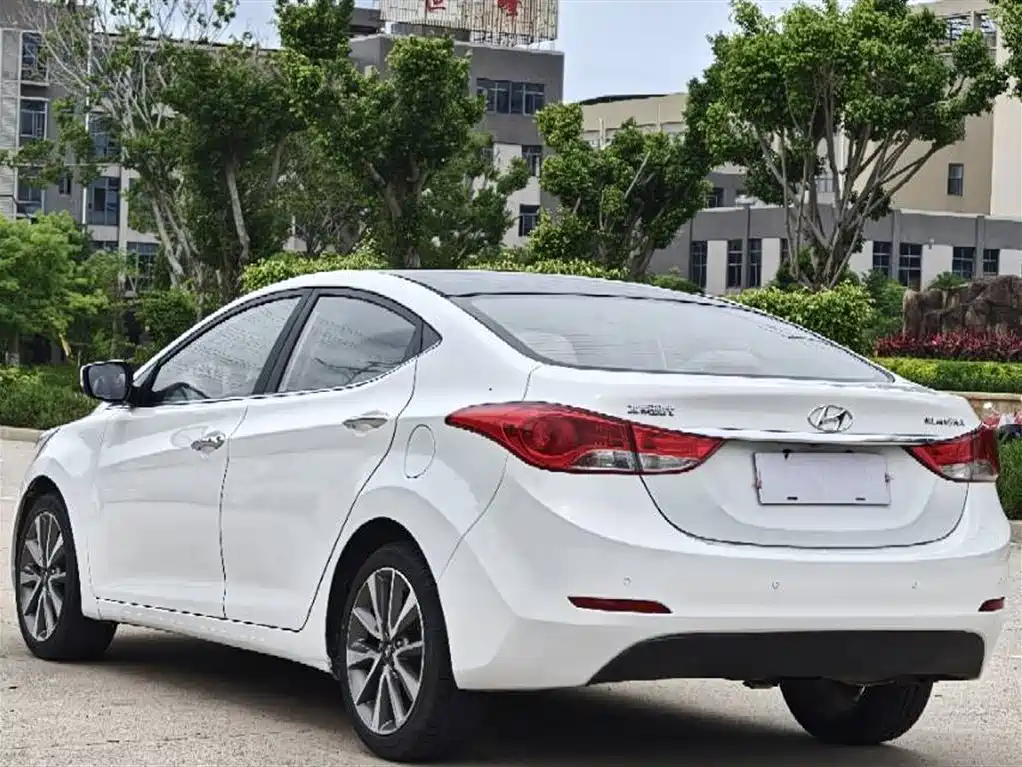 Hyundai Elantra Langdong 2015 — фото 5