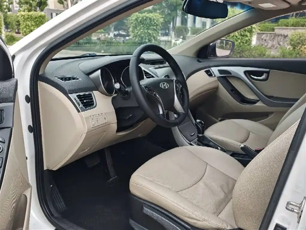 Hyundai Elantra Langdong 2015 — фото 9