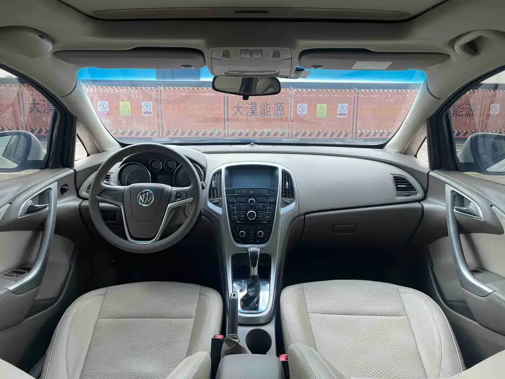 Buick Excelle 2014 — фото 14