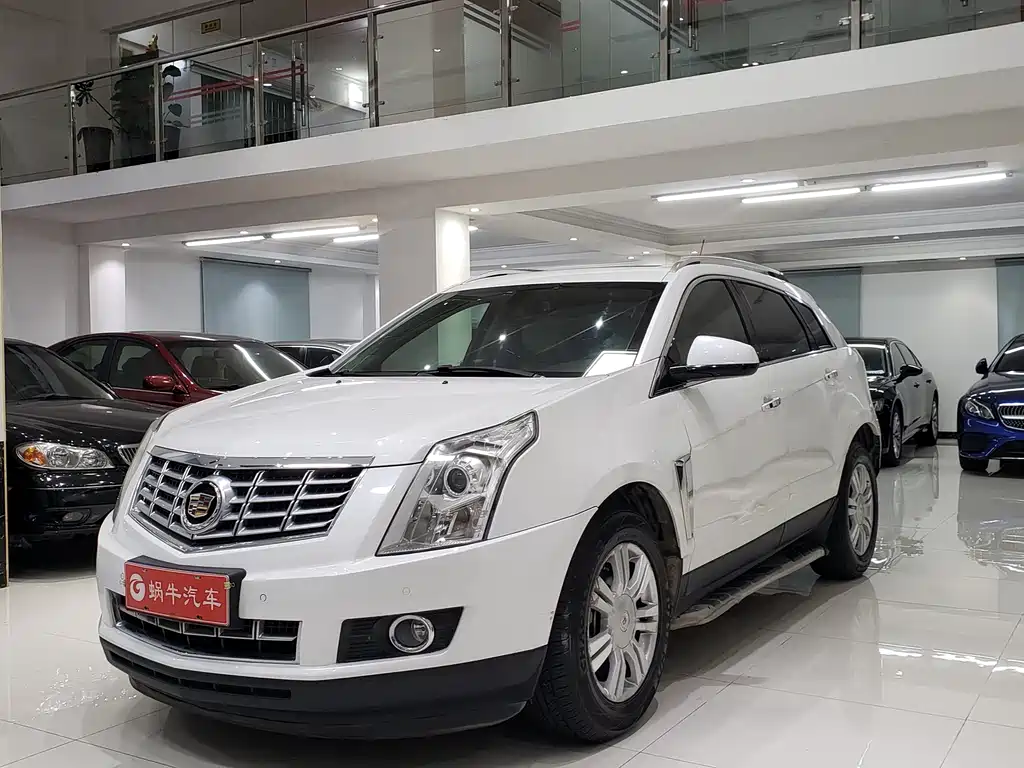 Cadillac SRX 2016 — фото 1