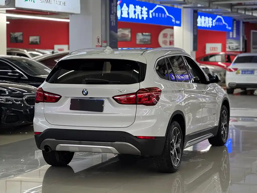BMW X1 2018 — фото 11