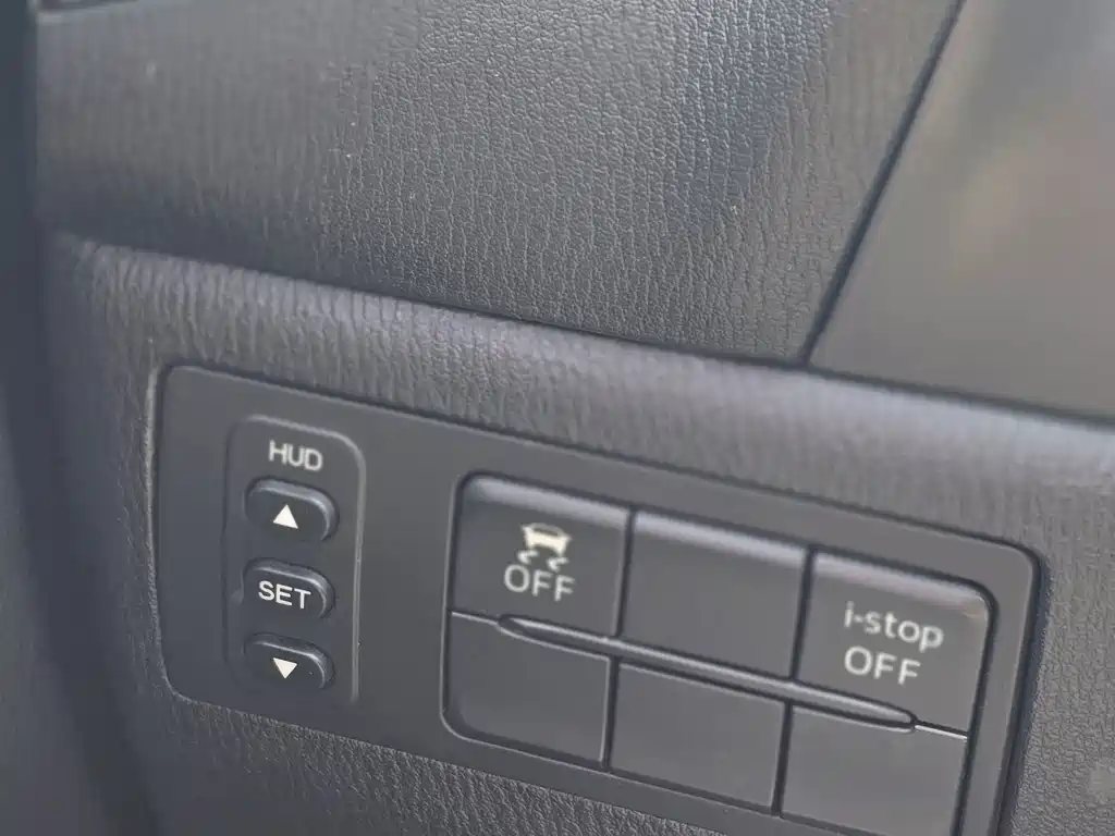 Mazda 3 Axela 2017 — фото 10