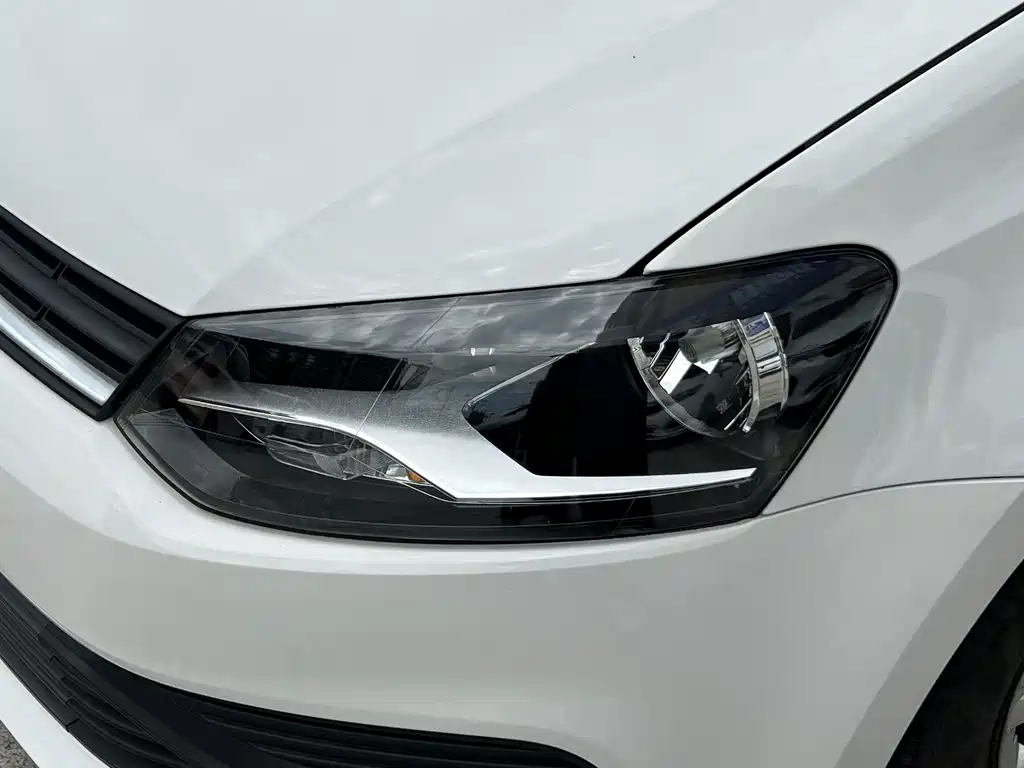 Volkswagen Polo 2018 — фото 15