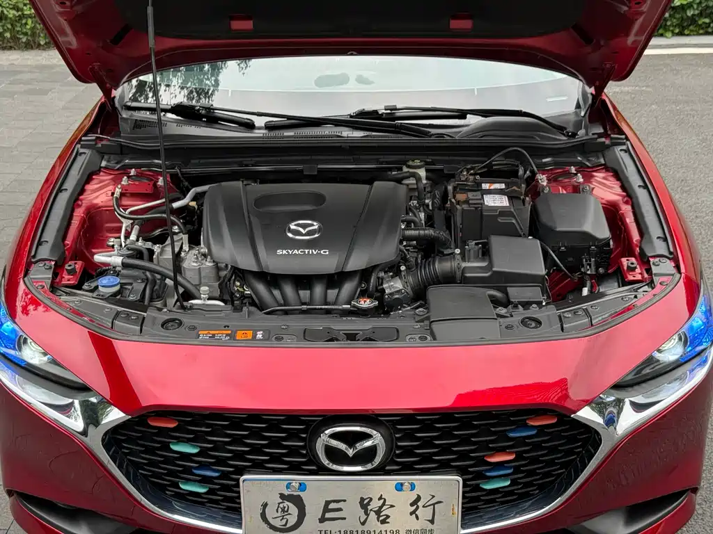 Mazda 3 Axela 2019 — фото 15