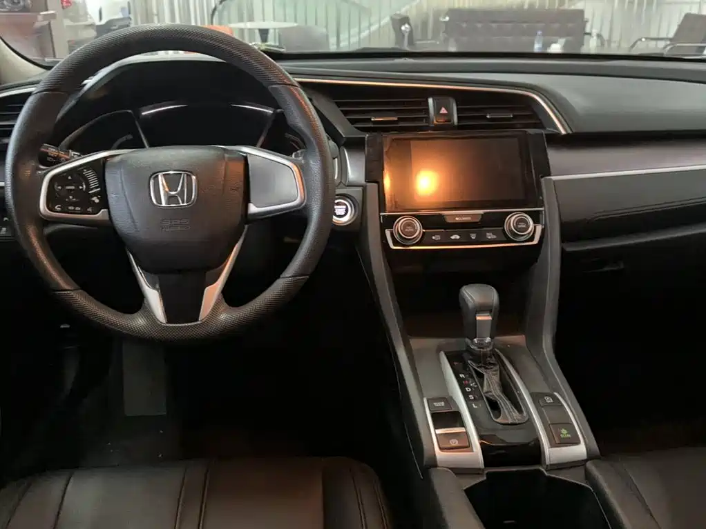 Honda Civic 2017 — фото 11