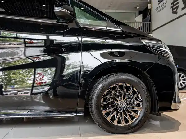 Lexus LM 2020