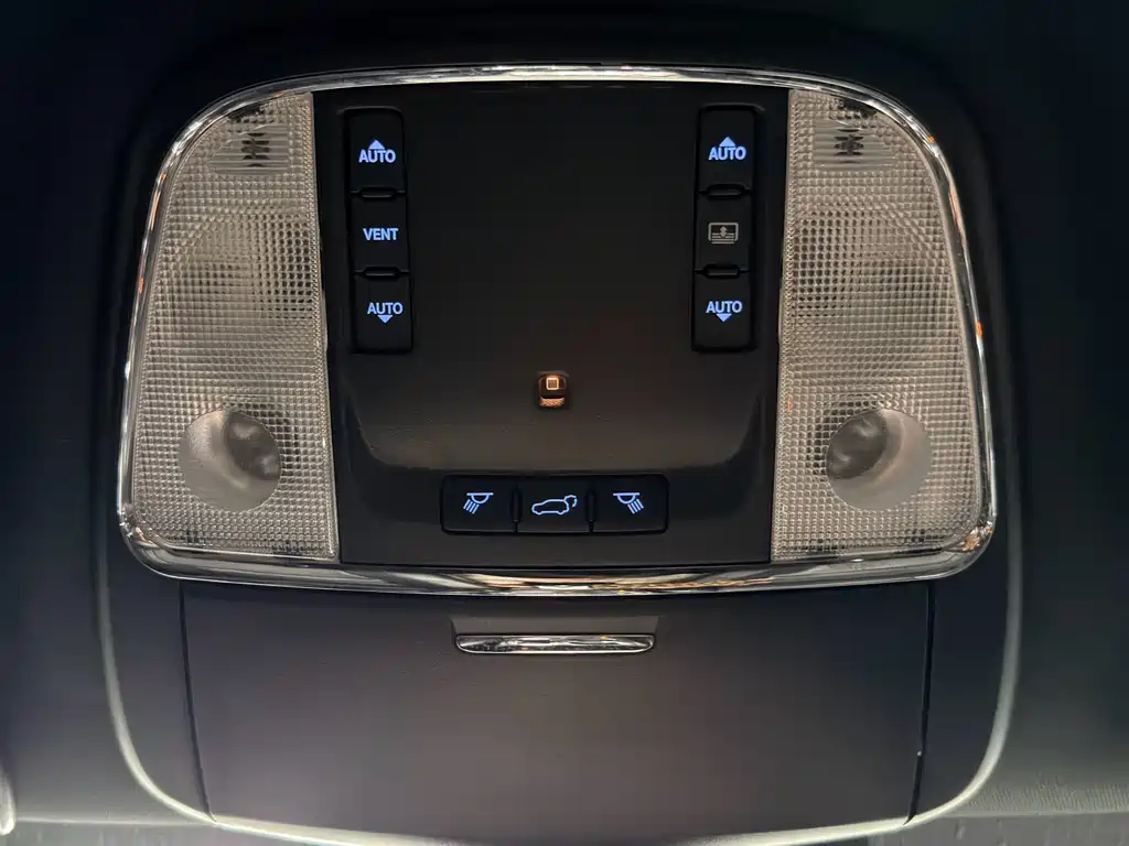 Jeep Grand Cherokee 2018 — фото 27