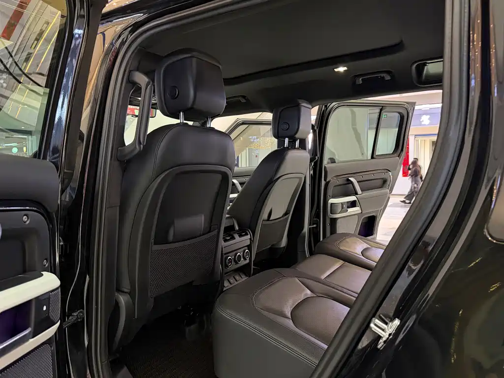 Land Rover Defender 2022 — фото 4