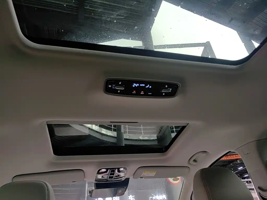 Roewe iMAX8 New Energy 2025 — фото 14