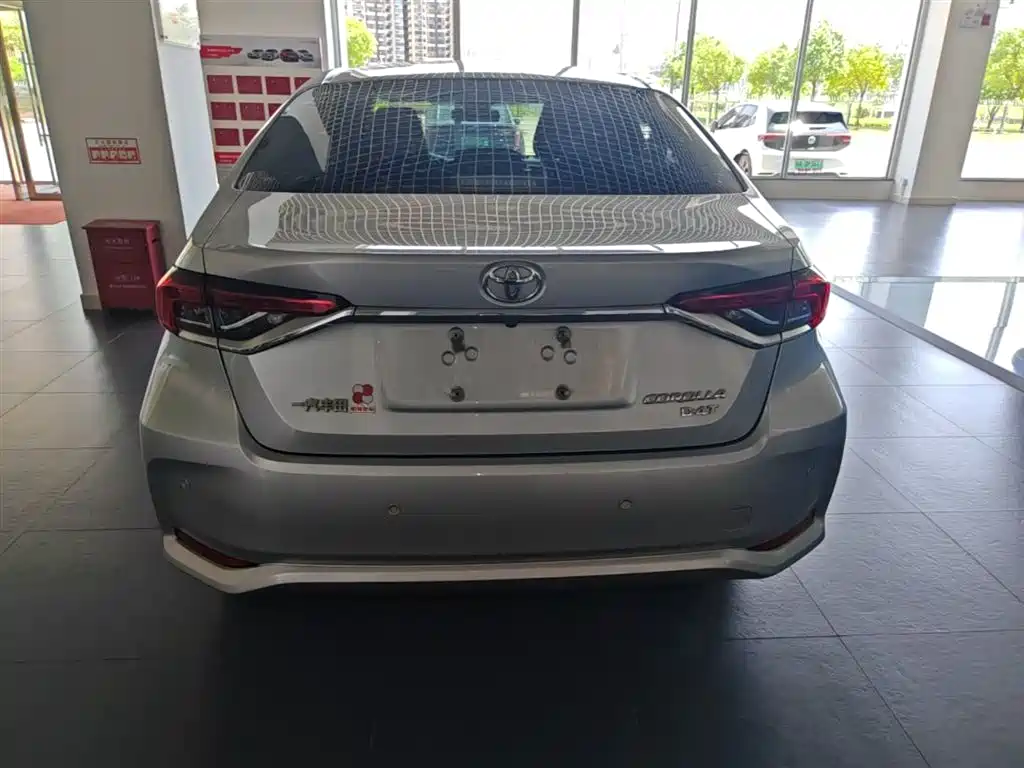Toyota Corolla 2019 — фото 10
