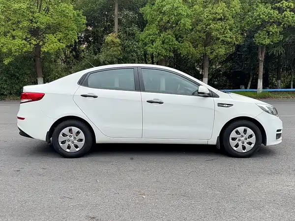 Kia K2 2015