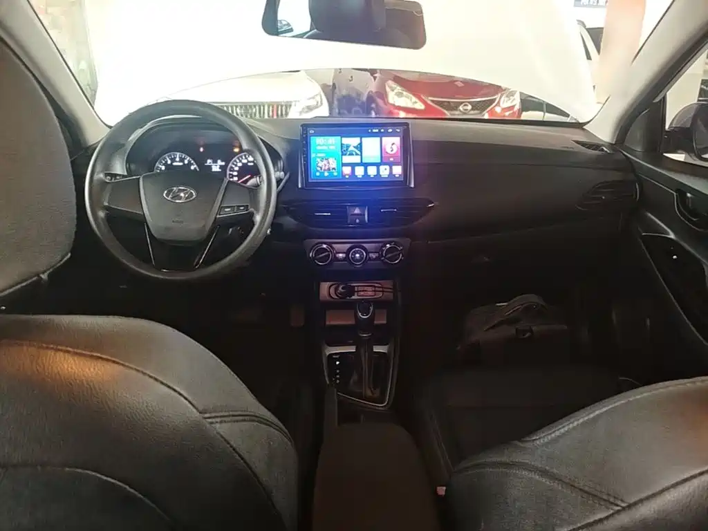 Hyundai Elantra 2019 — фото 10