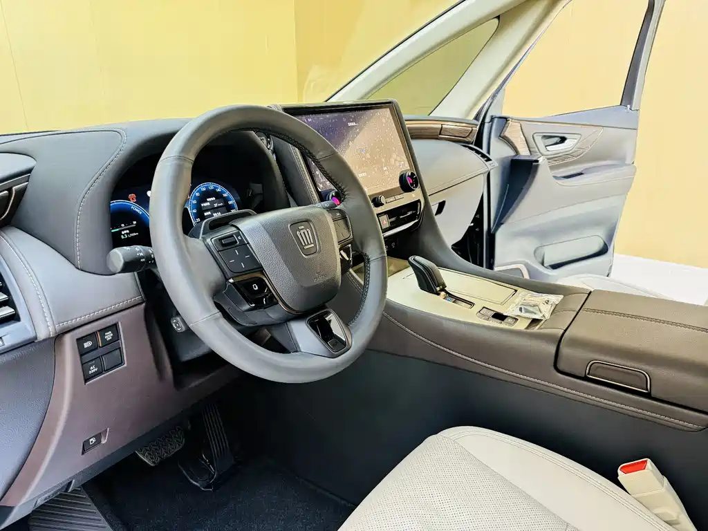 Toyota Vellfire 2025 — фото 6
