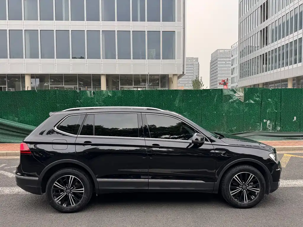 Volkswagen Tiguan L 2021 — фото 8