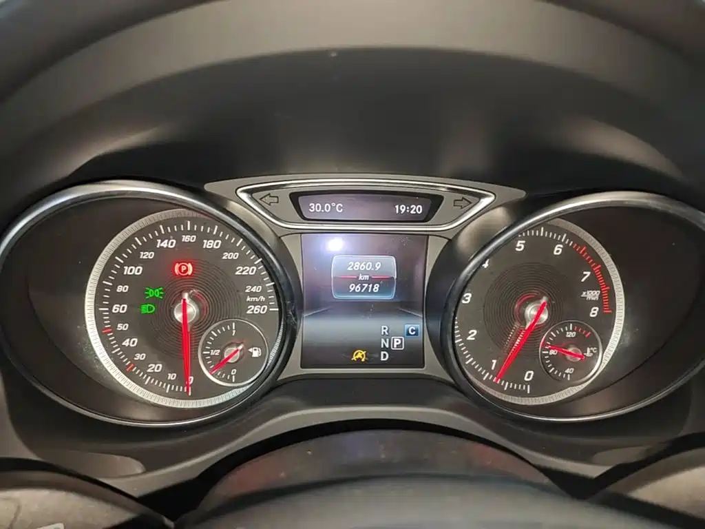 Mercedes-Benz GLA 2018 — фото 12