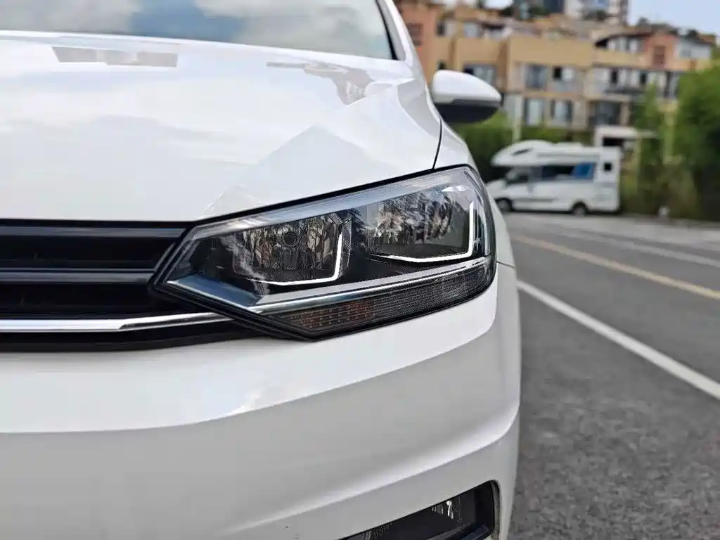 Volkswagen Touran 2017 — фото 20