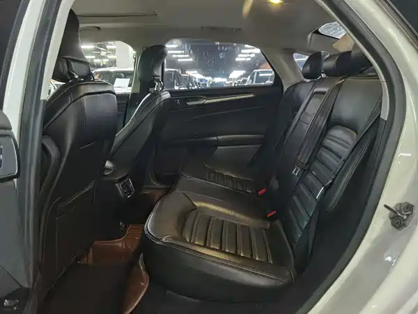 Ford Mondeo 2015