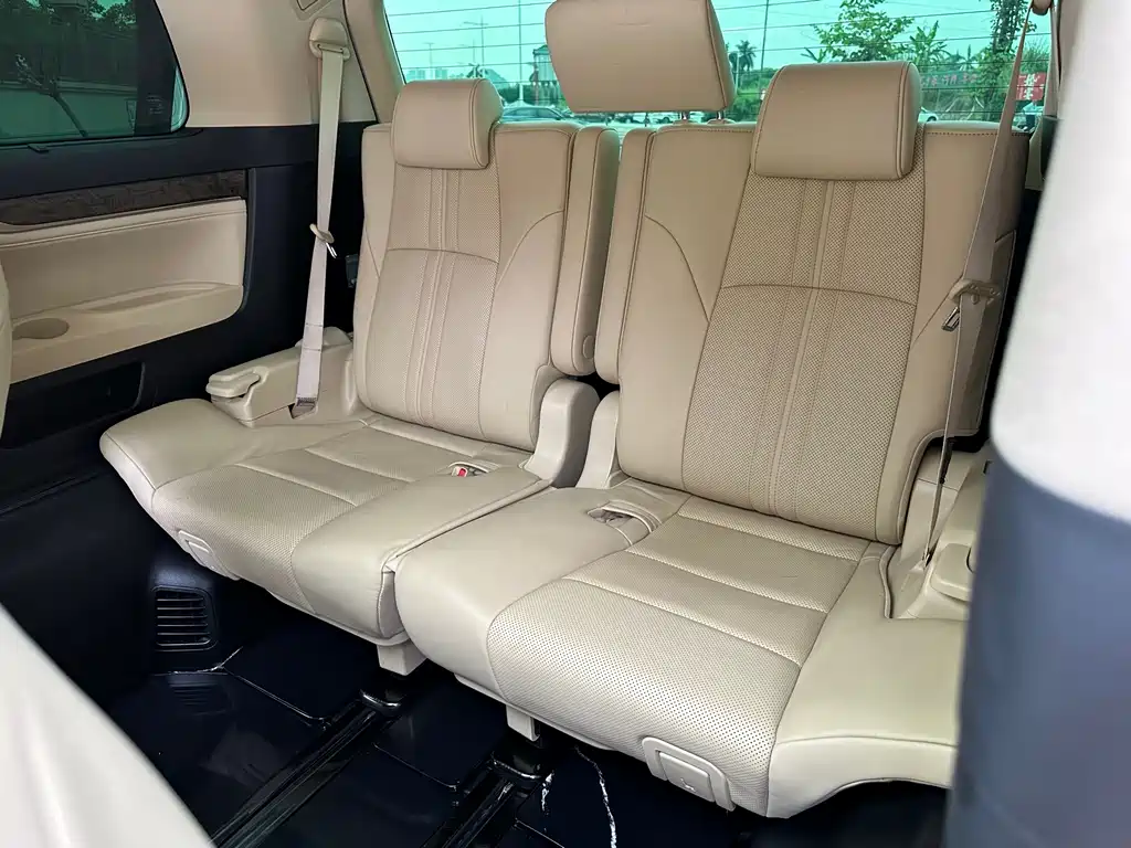 Toyota Alphard 2021 — фото 11