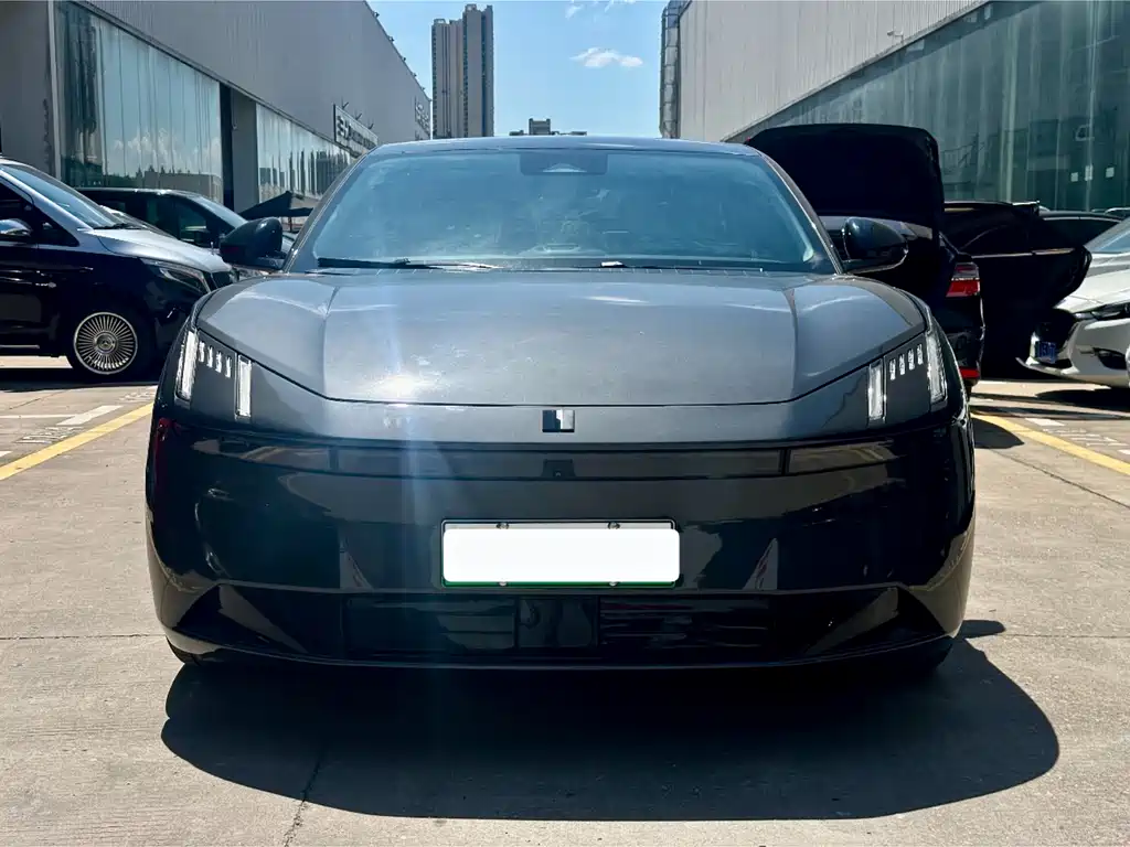 Lynk & Co Z10 2025