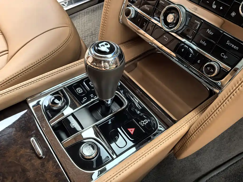 Bentley Mulsanne 2015 — фото 23