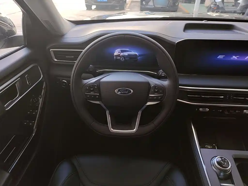 Ford Explorer 2025 — фото 11