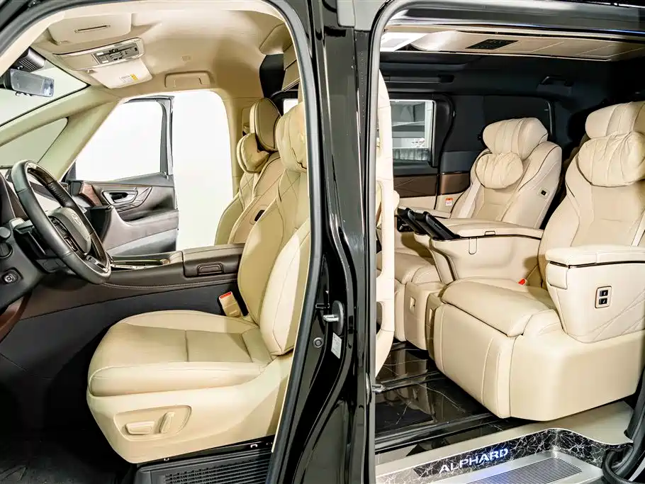 Toyota Alphard 2024 — фото 20