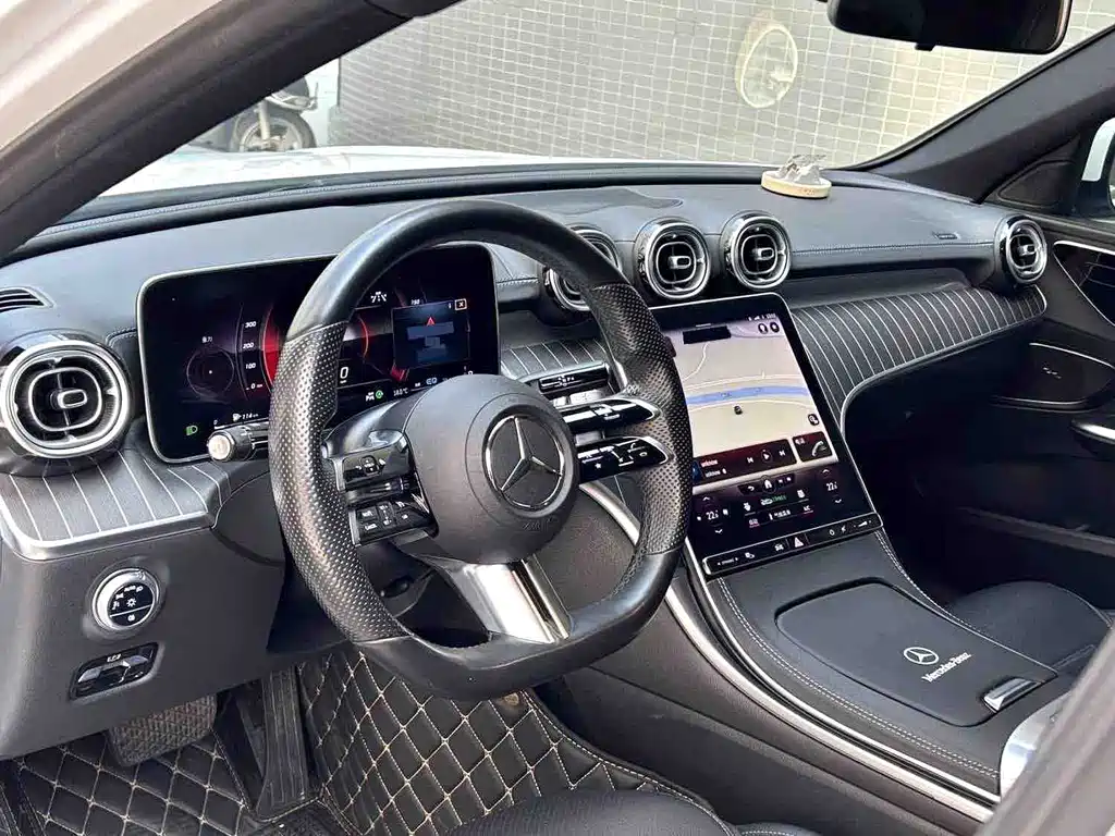 Mercedes-Benz C-Class 2023 — фото 4