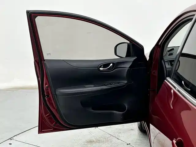 Nissan Tiida 2015 — фото 6