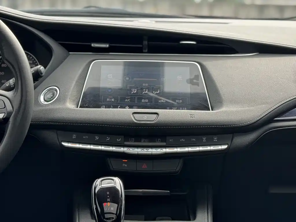 Cadillac XT4 2022 — фото 15