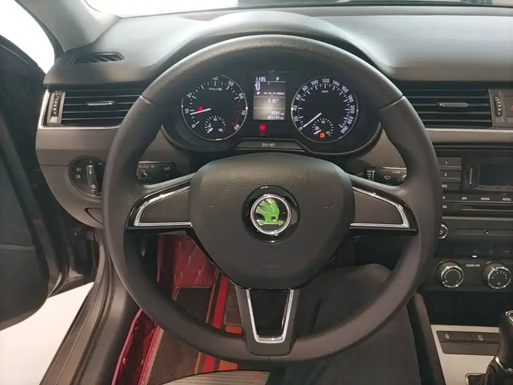 Skoda Octavia 2016 — фото 11