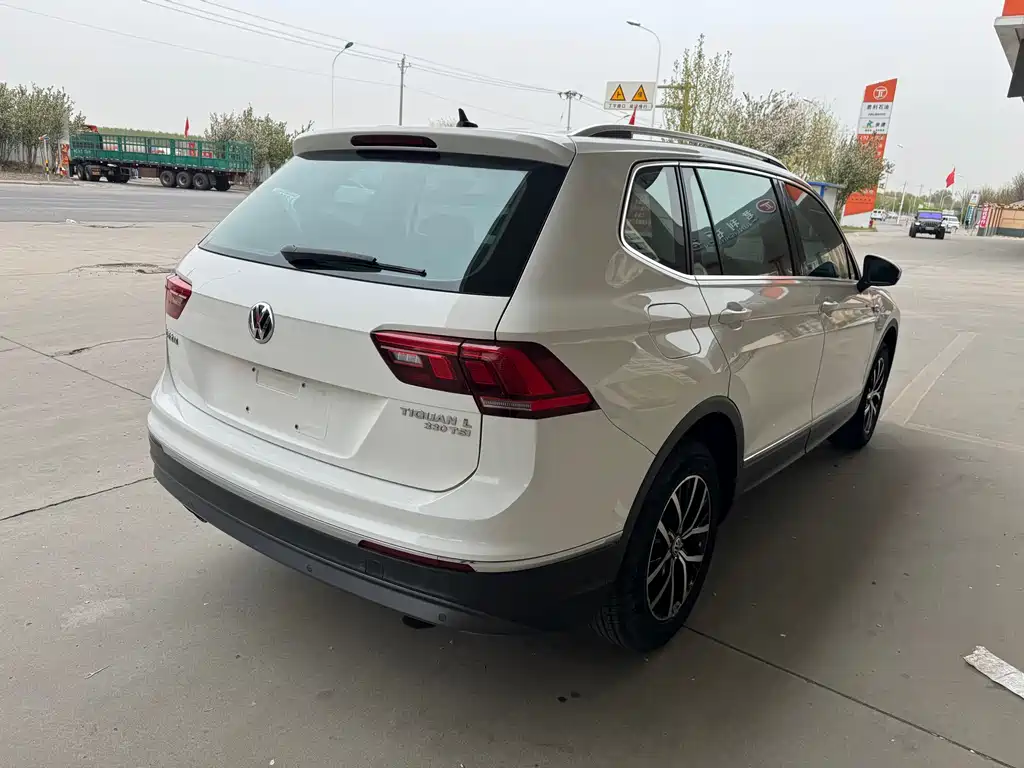Volkswagen Tiguan L 2017 — фото 17