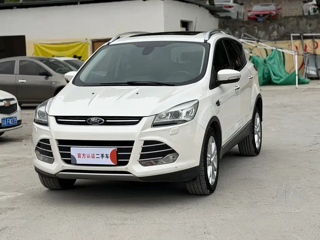Ford Kuga 2015 — фото 1