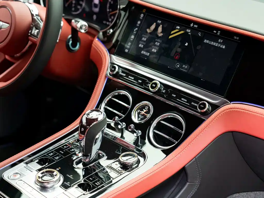Bentley Continental 2021 — фото 13
