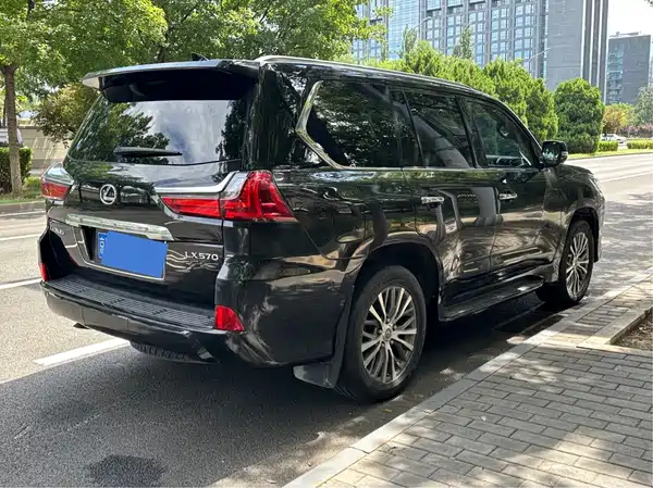 Lexus LX 2019