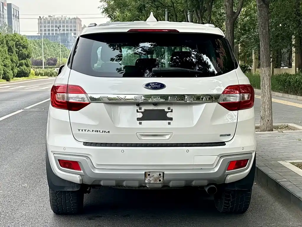 Ford Everest 2017 — фото 15