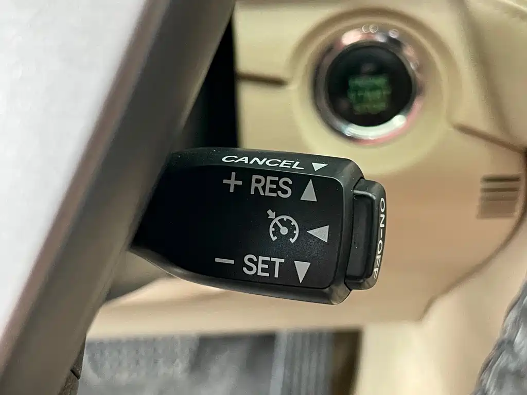 Toyota Crown 2015 — фото 22