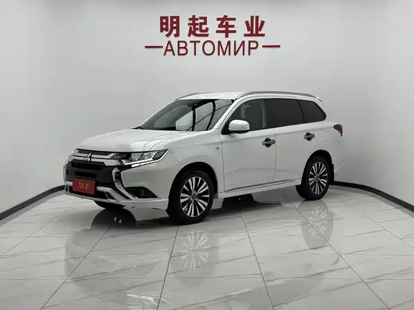 Mitsubishi Outlander 2023