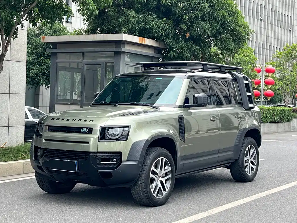 Land Rover Defender 2023