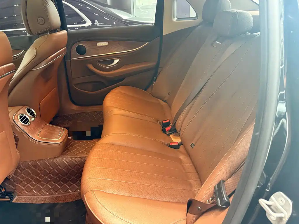 Mercedes-Benz E-Class 2022