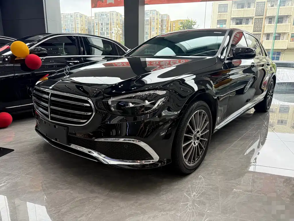 Mercedes-Benz E-Class 2022