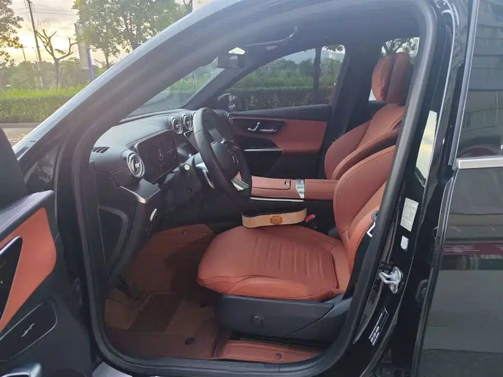 Mercedes-Benz GLC 2025