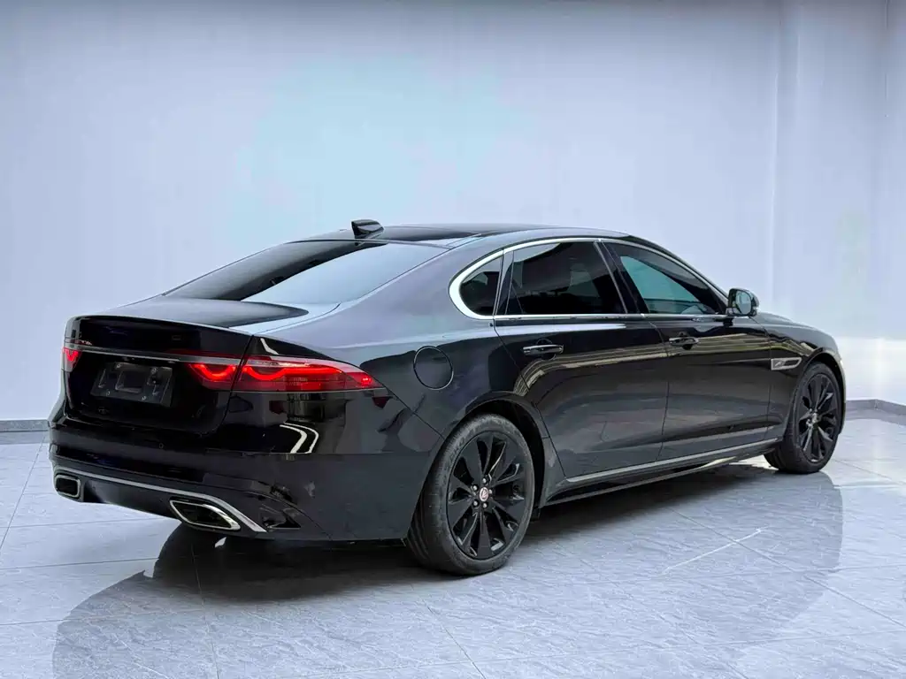 Jaguar XFL 2022 — фото 12
