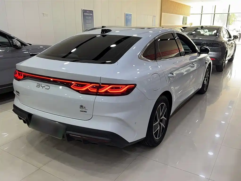 BYD Qin L 2025 — фото 7
